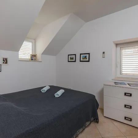 Apartman Odin - One-bedroom With Terrace And Sea View - 4 *