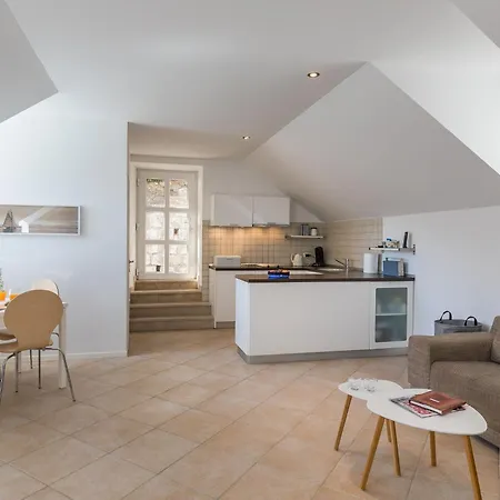 公寓 Odin - One-bedroom With Terrace And Sea View - 4 *